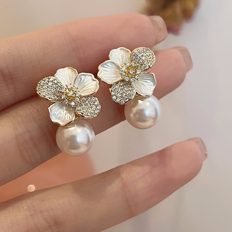 Upea Hopea Korvarengas päivittäiseen käyttöön