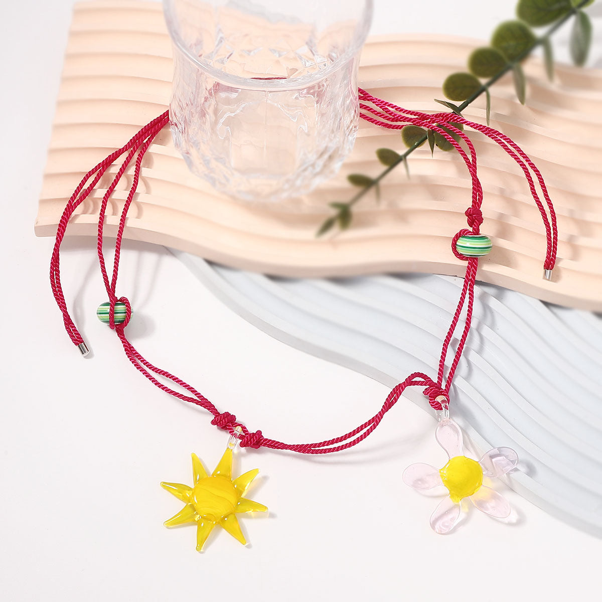 Klassinen Ketju ajattomalla viehätyksellä