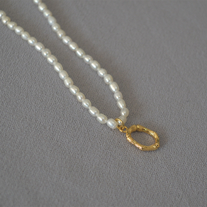 Hurmaava Helmi Kaulakoru jokaiseen tilaisuuteen