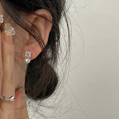 Klassinen Helmi Korvarengas ajattomalla viehätyksellä