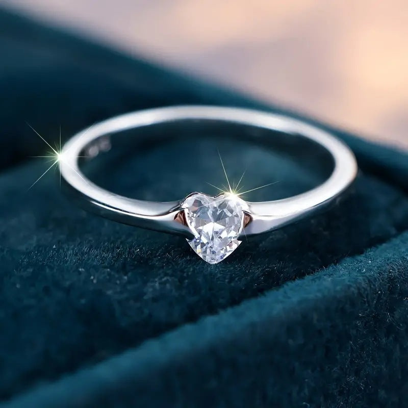 Kaunis Sormus ainutlaatuisella tyylillä