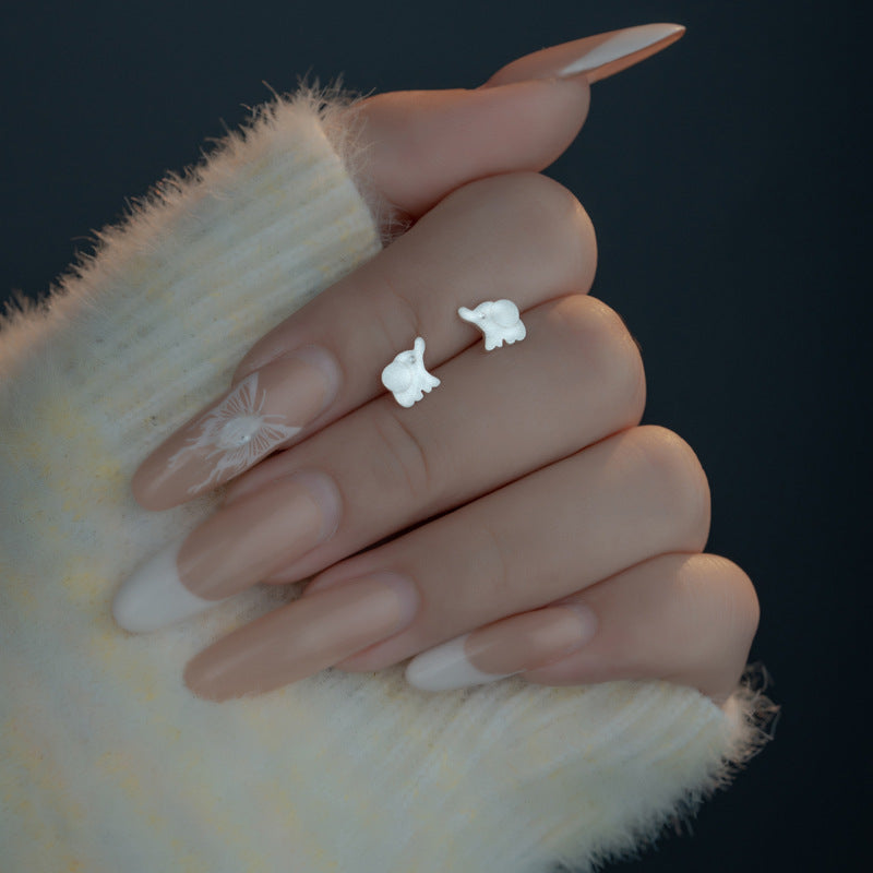 Klassinen Korvarengas ajattomalla viehätyksellä