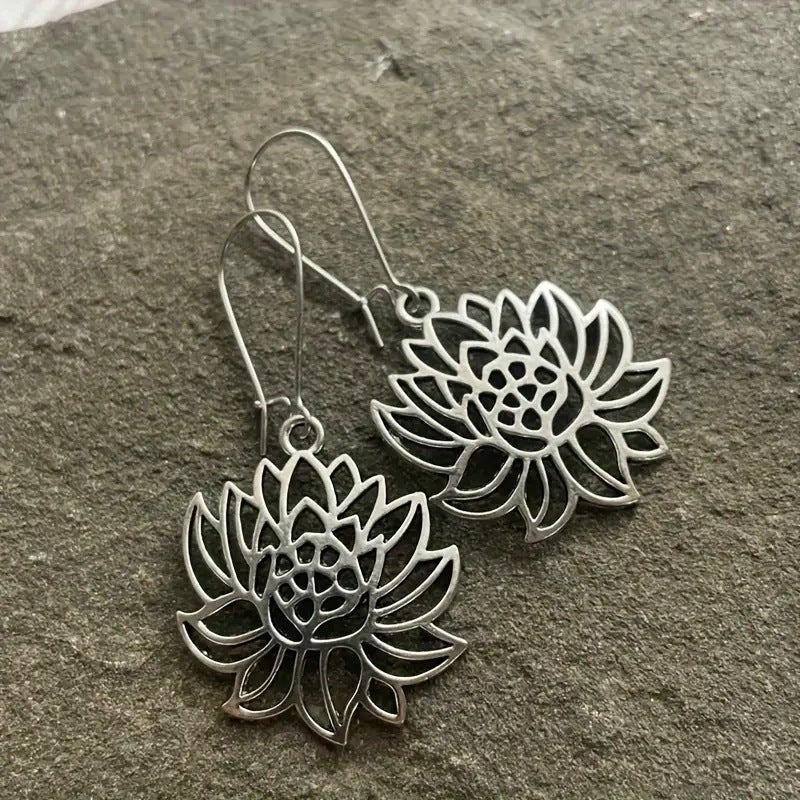 Klassinen Sormus ajattomalla viehätyksellä