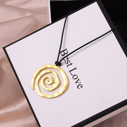 Klassinen Kaulakoru ajattomalla viehätyksellä