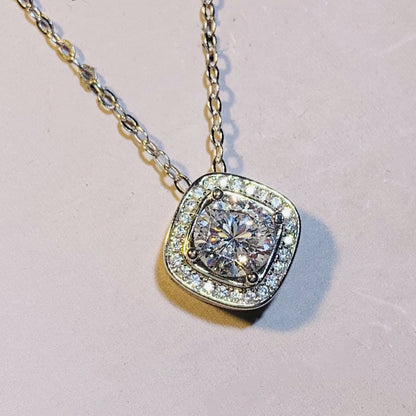 Herkkä käsityö Kaulakoru