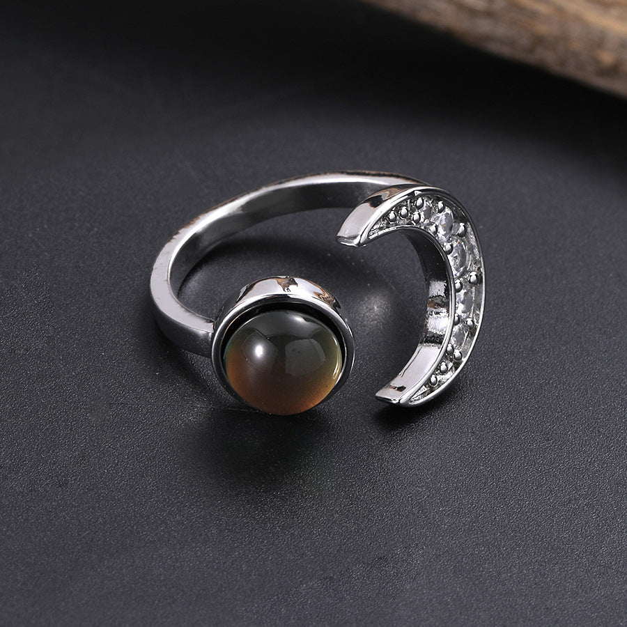 Romanttinen Kulta Sormus erityisiin hetkiin