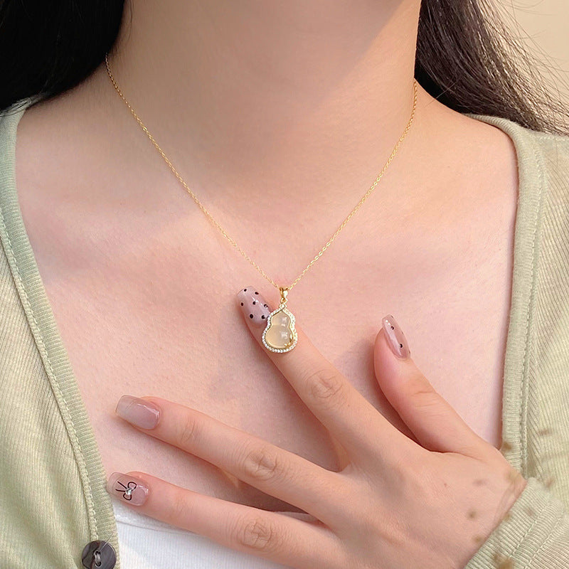 Elegantti Koru jokaiseen tilaisuuteen