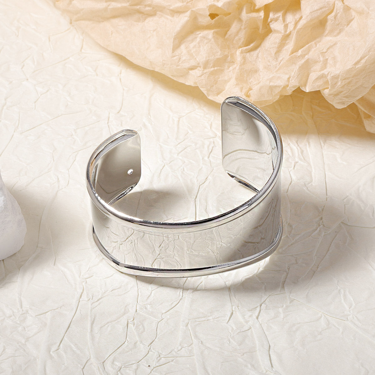 Kaunis Rannekoru ainutlaatuisella tyylillä