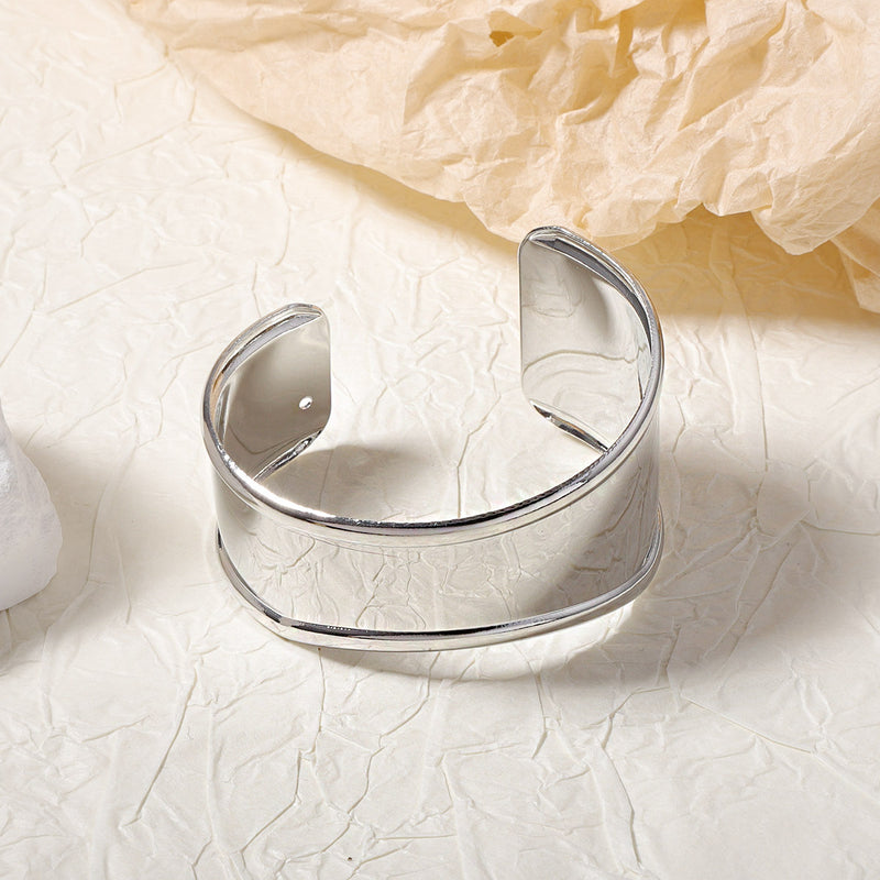 Kaunis Rannekoru ainutlaatuisella tyylillä