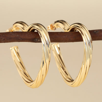 Hurmaava Korusetti jokaiseen tilaisuuteen