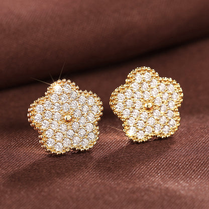 Elegantti Koru jokaiseen tilaisuuteen