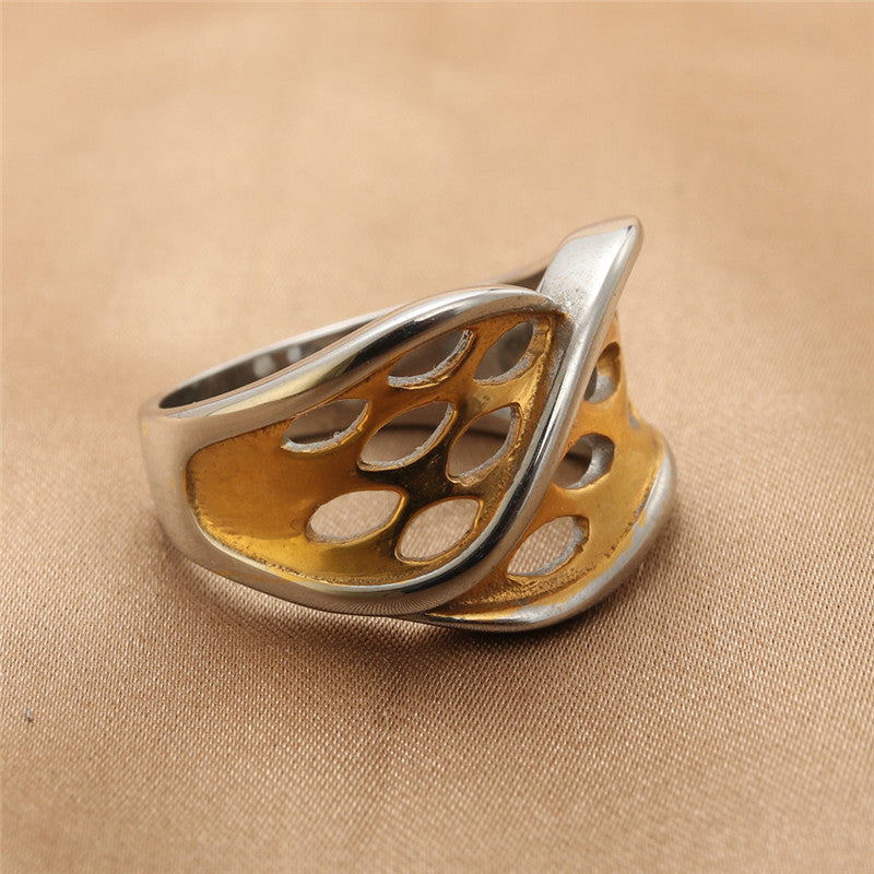 Romanttinen Kulta Sormus erityisiin hetkiin