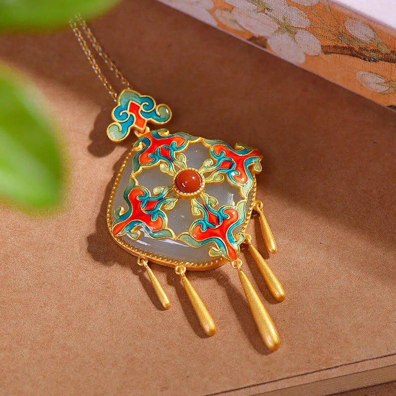 Hurmaava Kulta Riipus jokaiseen tilaisuuteen