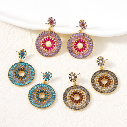 Kaunis Korvarengas ainutlaatuisella tyylillä