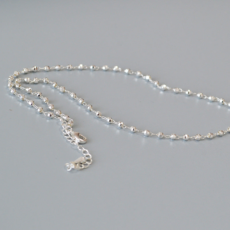 Klassinen Hopea Kaulakoru ajattomalla viehätyksellä