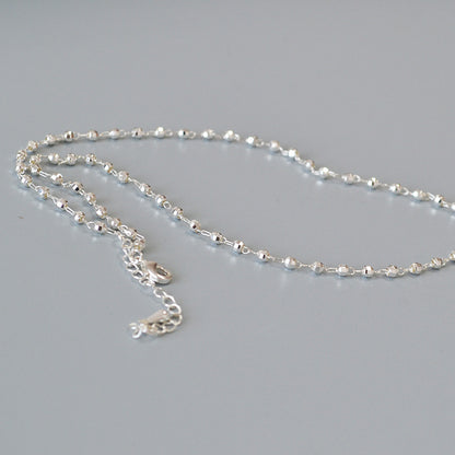 Klassinen Hopea Kaulakoru ajattomalla viehätyksellä