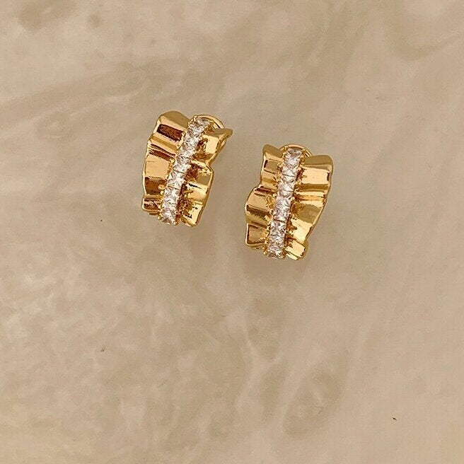 Elegantti Kulta Korvarengas jokaiseen tilaisuuteen