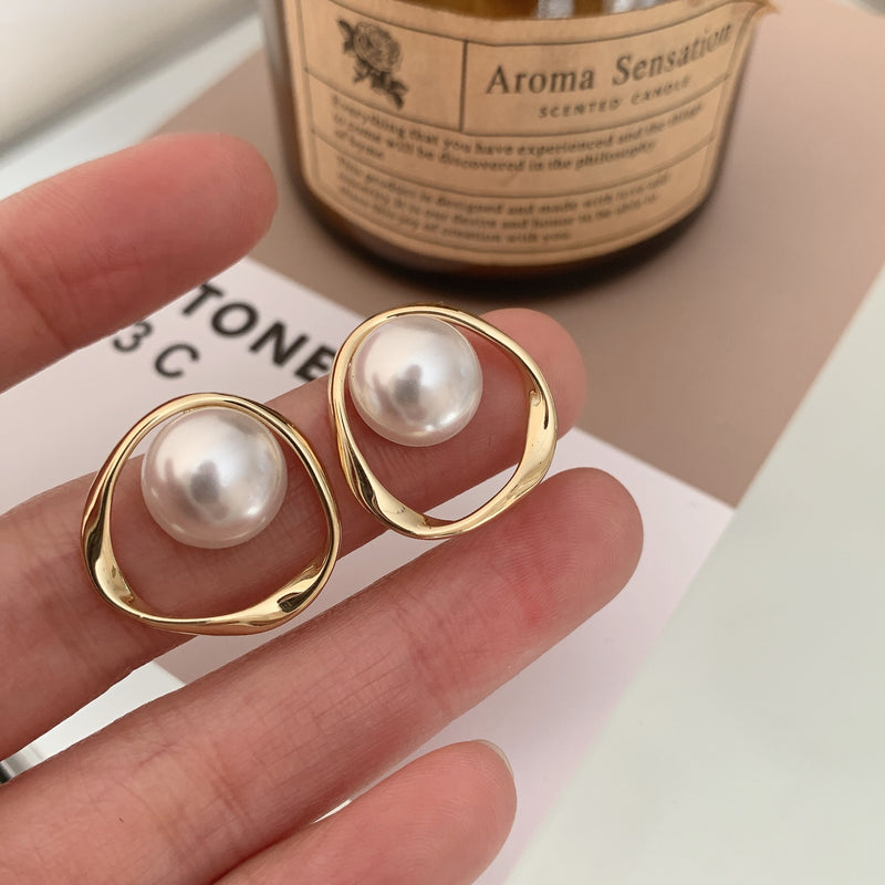 Käsintehty vintage Helmi Korvarengas