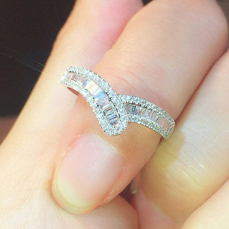 Romanttinen Sormus erityisiin hetkiin