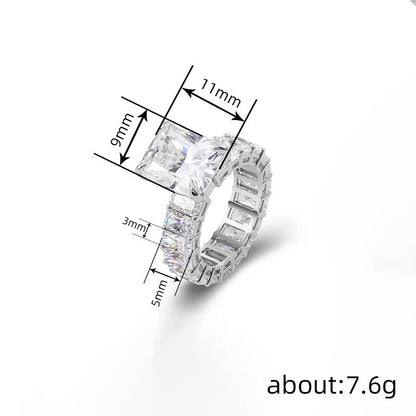 Klassinen Sormus ajattomalla viehätyksellä