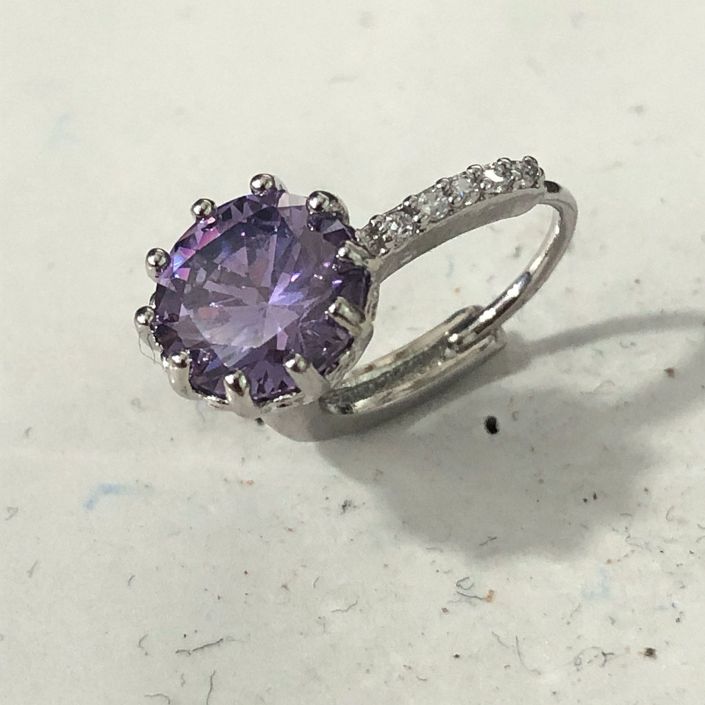 Kaunis Korvarengas ainutlaatuisella tyylillä