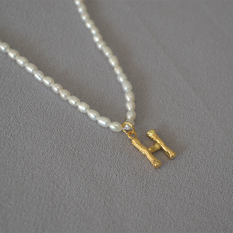 Hurmaava Helmi Kaulakoru jokaiseen tilaisuuteen