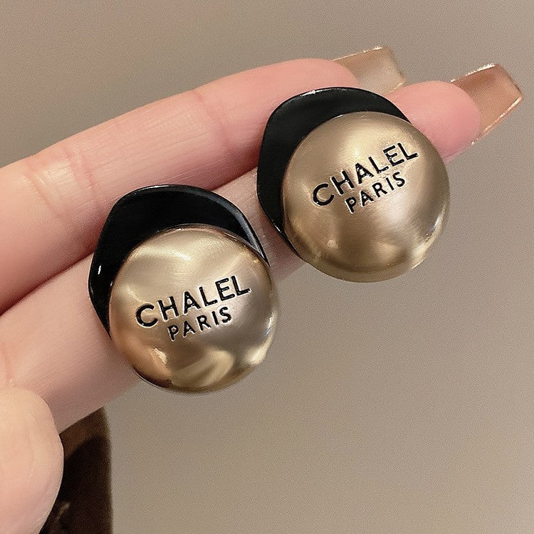 Klassinen Kulta Korvarengas ajattomalla viehätyksellä