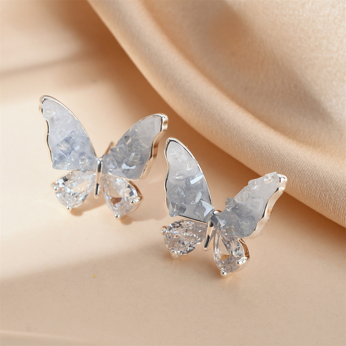 Klassinen Korvarengas ajattomalla viehätyksellä