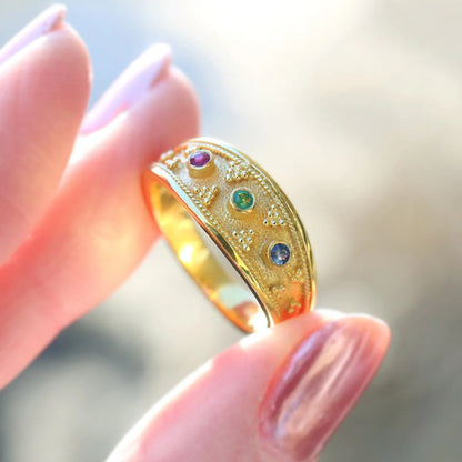 Elegantti Sormus jokaiseen tilaisuuteen