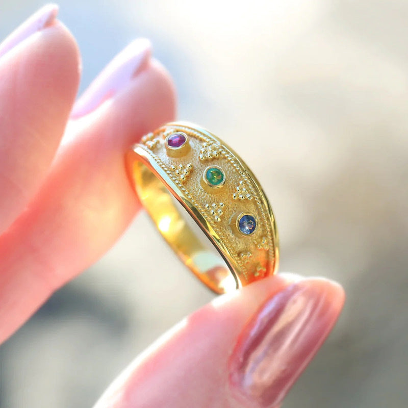 Elegantti Sormus jokaiseen tilaisuuteen