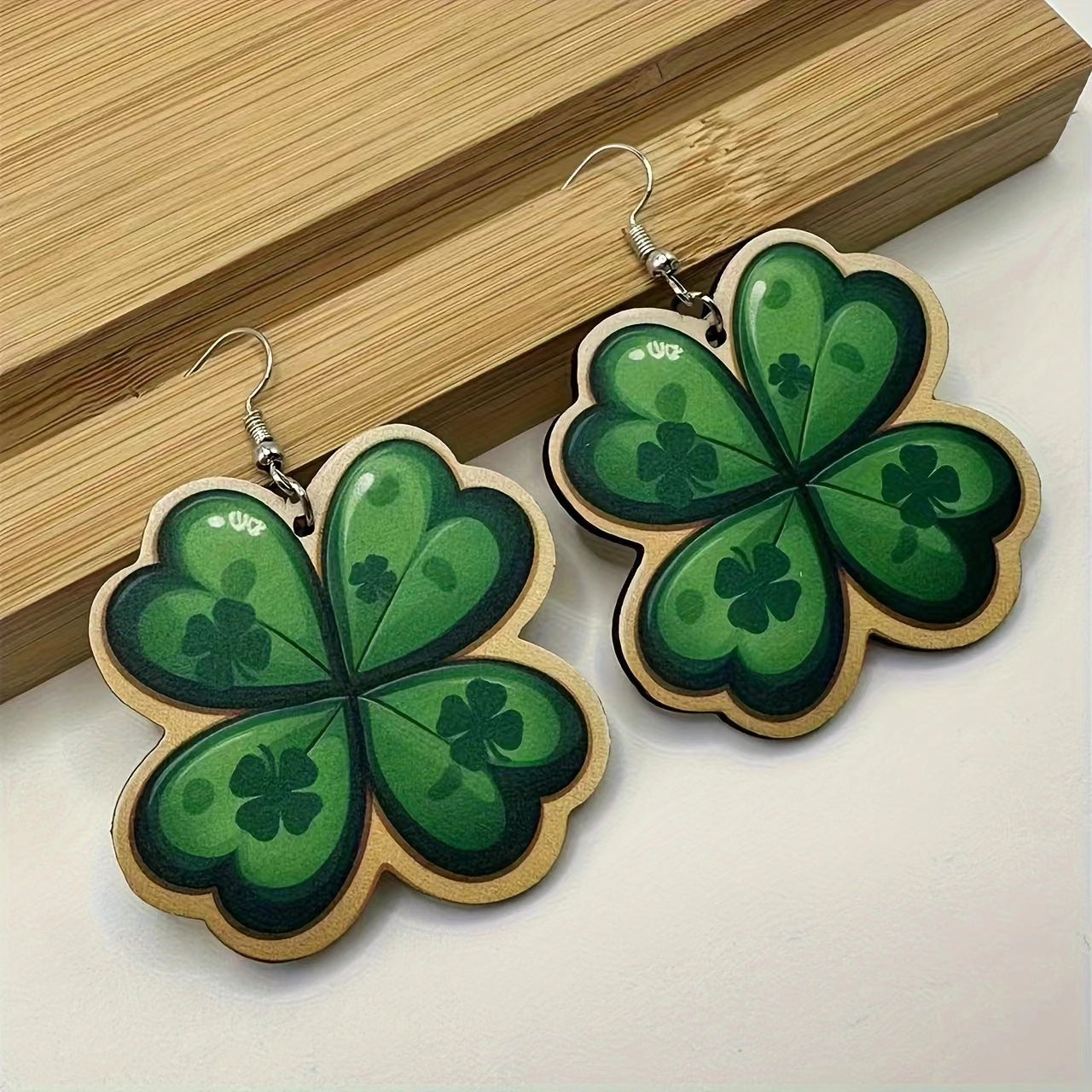 Klassinen Sormus ajattomalla viehätyksellä