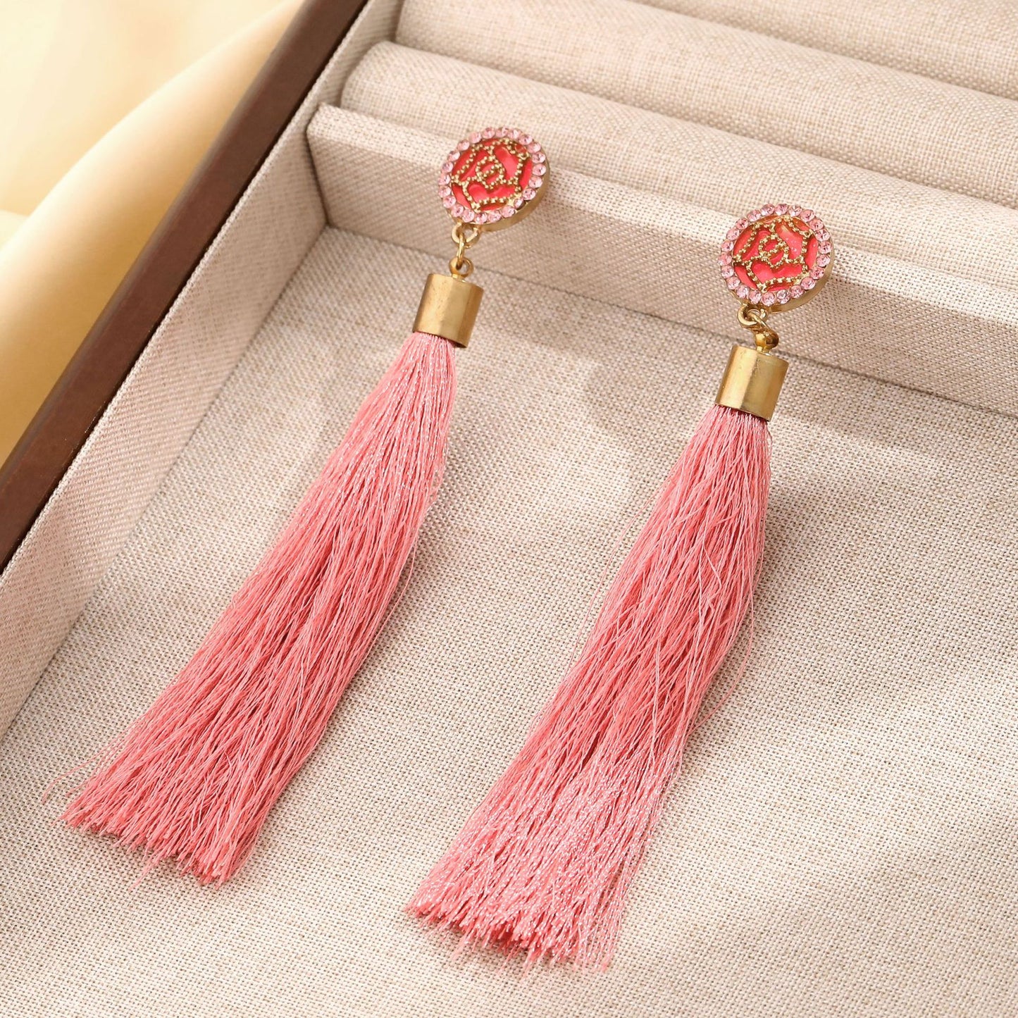 Hurmaava Korvarengas jokaiseen tilaisuuteen