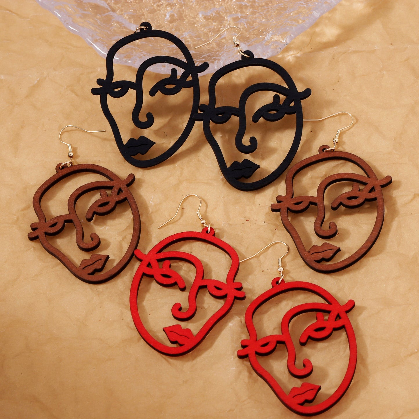 Klassinen Korvarengas ajattomalla viehätyksellä