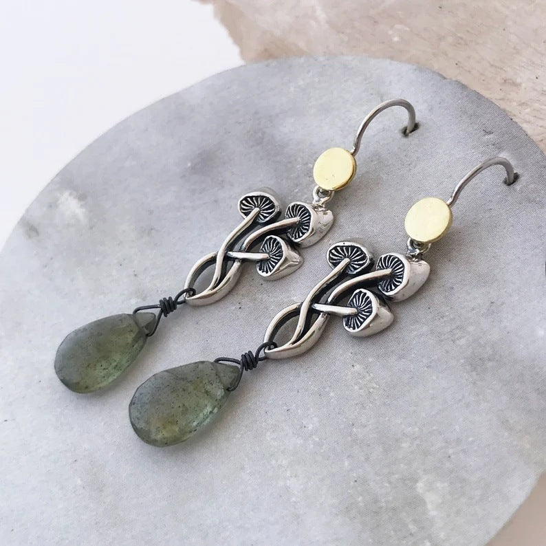 Kaunis Korvarengas ainutlaatuisella tyylillä