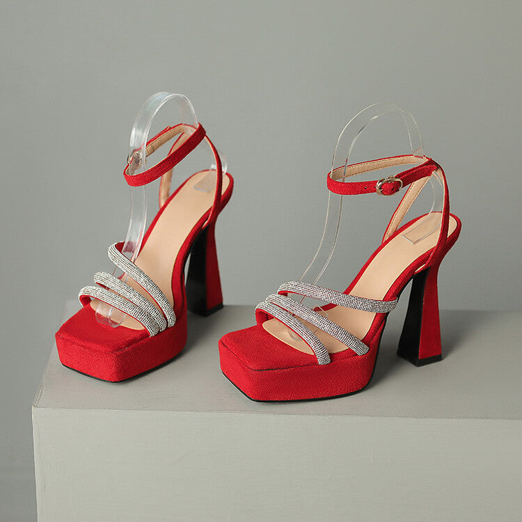 Tyylikkäät Ortopediset Sandaalit Ainutlaatuisella Muotoilulla