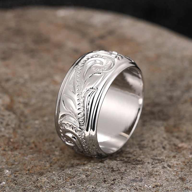 Klassinen Sormus ajattomalla viehätyksellä