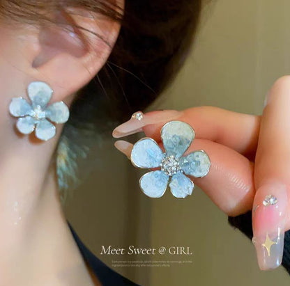 Elegantti Korvarengas jokaiseen tilaisuuteen