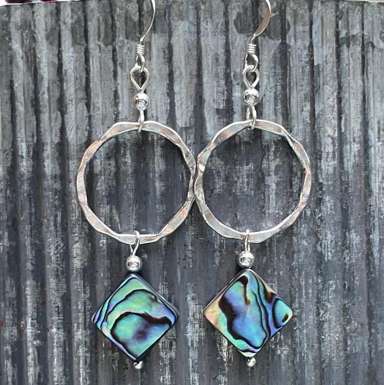 Hurmaava Sormus jokaiseen tilaisuuteen