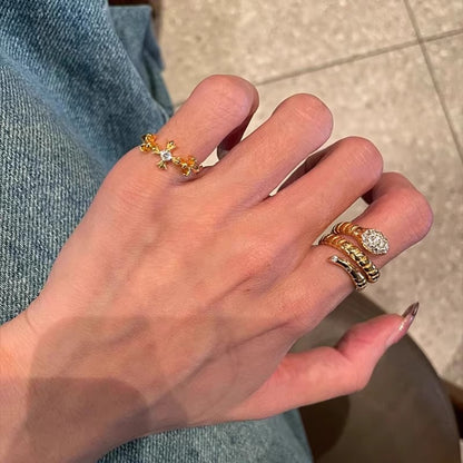 Klassinen Sormus ajattomalla viehätyksellä