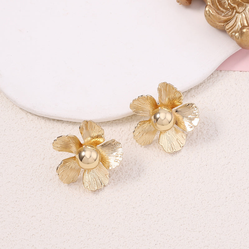 Klassinen Korvarengas ajattomalla viehätyksellä