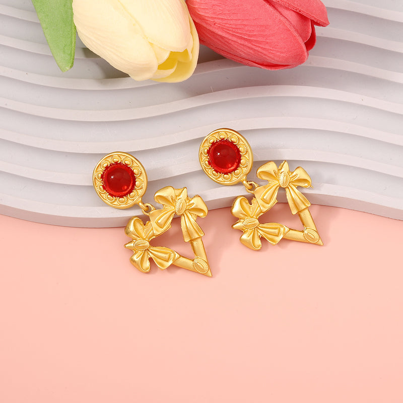 Kaunis Korvarengas ainutlaatuisella tyylillä