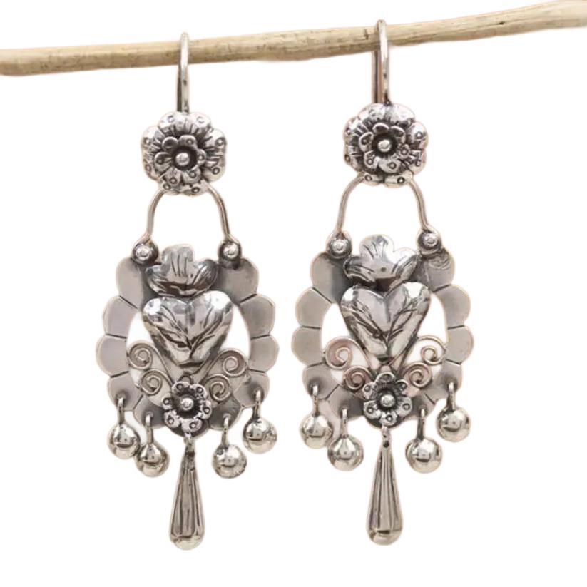 Klassinen Sormus ajattomalla viehätyksellä