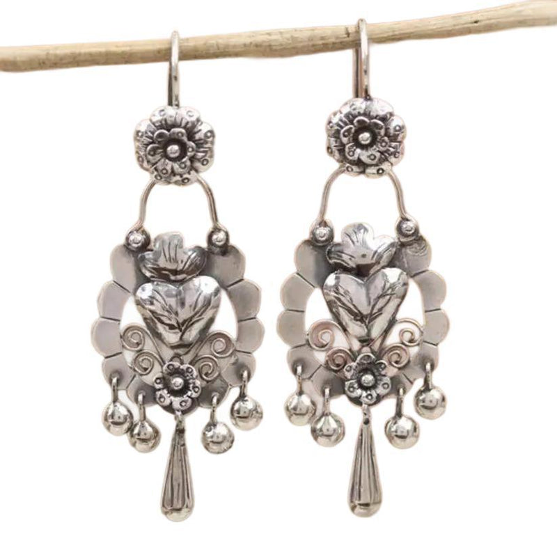 Klassinen Sormus ajattomalla viehätyksellä