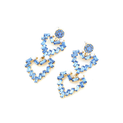 Kaunis Korvarengas ainutlaatuisella tyylillä