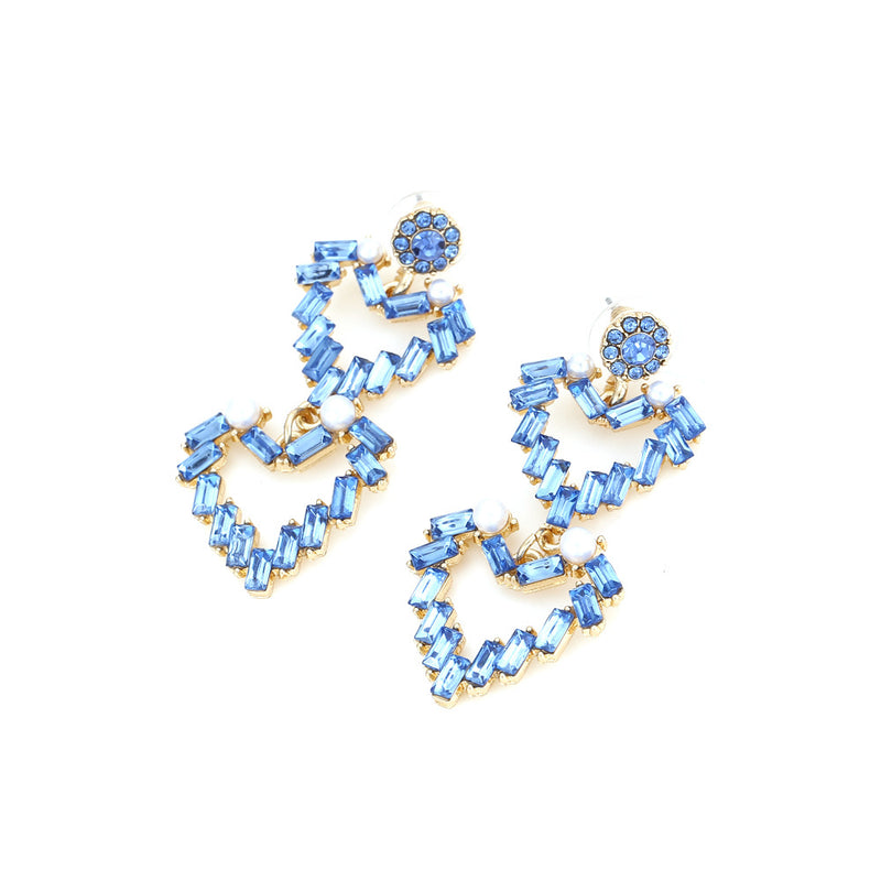 Kaunis Korvarengas ainutlaatuisella tyylillä