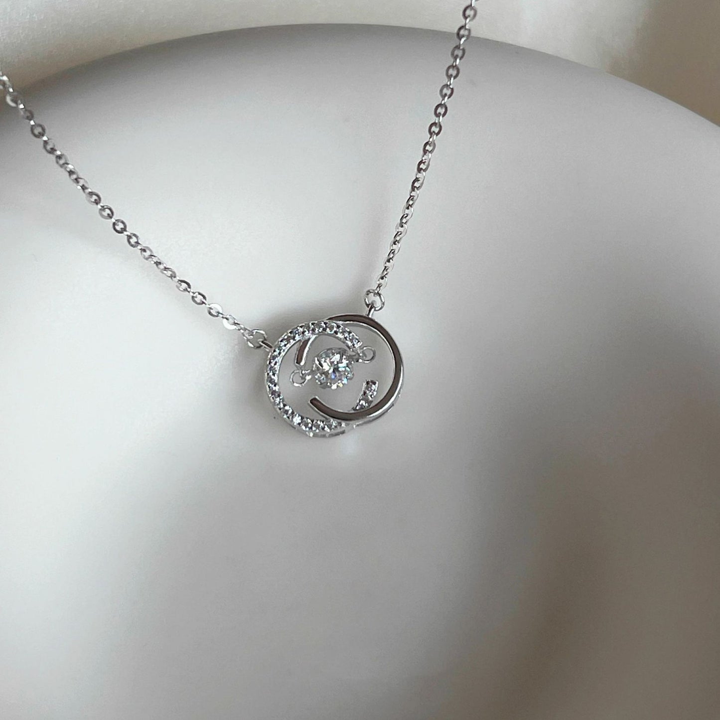 Romanttinen Kaulakoru erityisiin hetkiin