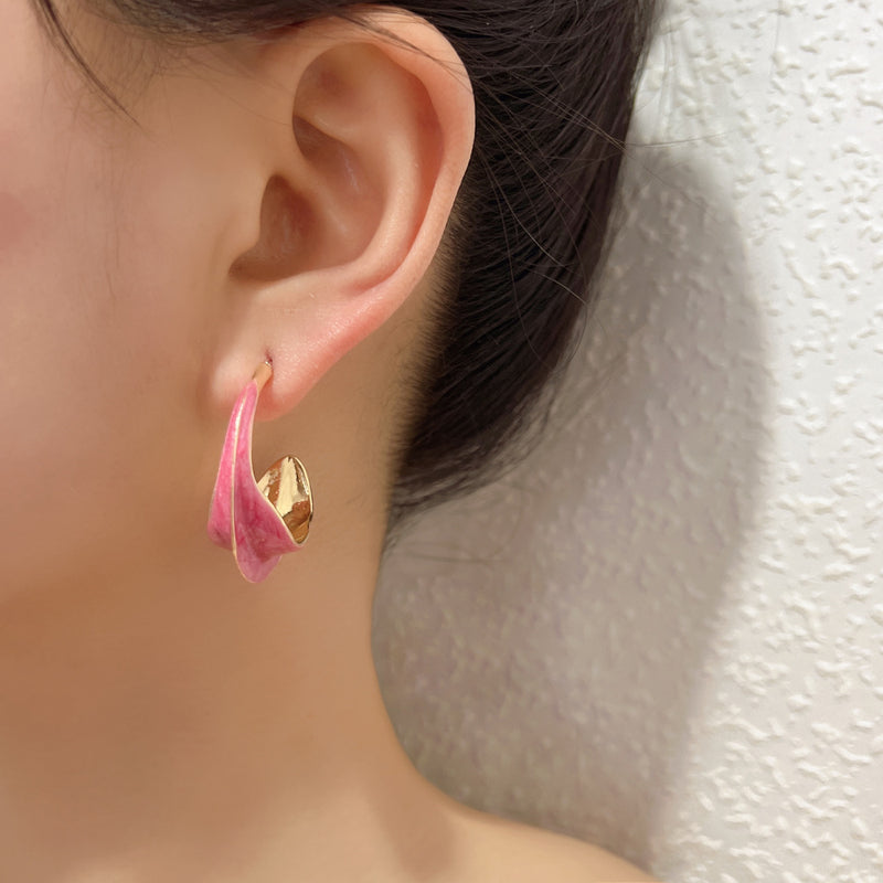 Klassinen Korvarengas ajattomalla viehätyksellä