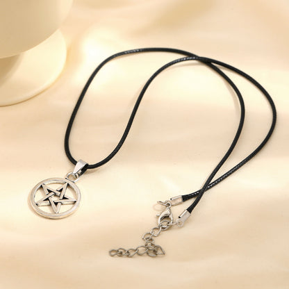 Klassinen Kaulakoru ajattomalla viehätyksellä