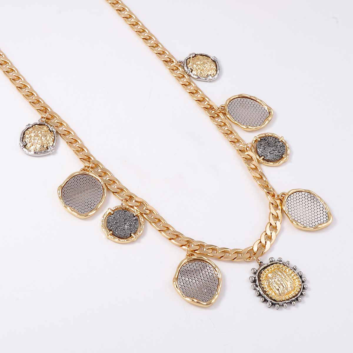 Elegantti Koru jokaiseen tilaisuuteen