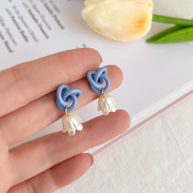 Klassinen Korvarengas ajattomalla viehätyksellä